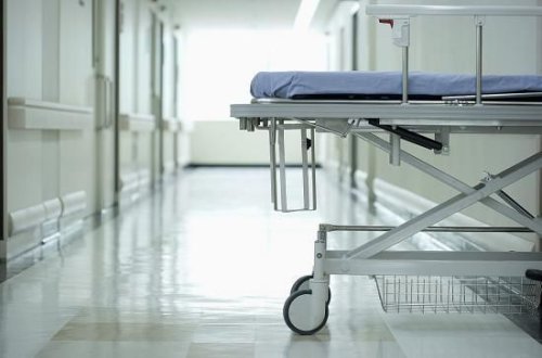 У пациента агстафинской больницы украли деньги и золотое кольцо