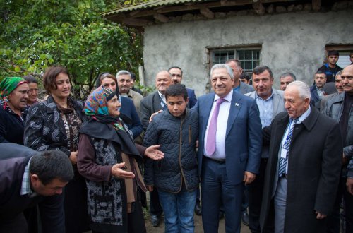 Şəkinin YAP-çı deputatının London məcəraları - CAVANŞİR FEYZİYEV ÖLKƏNİ NECƏ TALAYIR?