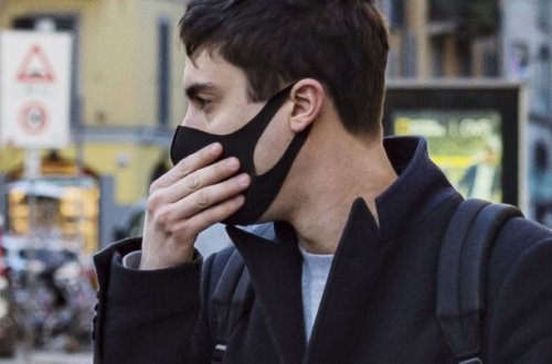 Rusiyada koronaviruslu xəstəni ümumi palataya yerləşdirib susmaq tələb etdilər - VİDEO