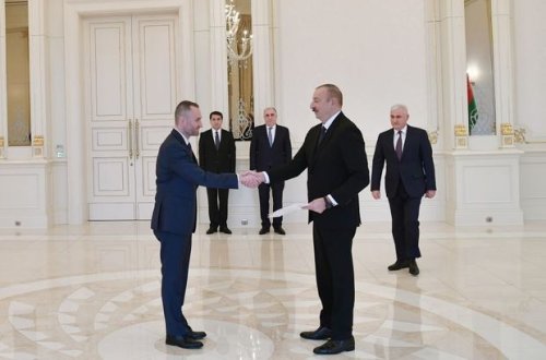 Президент Ильхам Алиев принял верительные грамоты новоназначенного посла Польши в Азербайджане - ФОТО