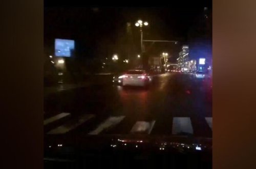 Bakıda qaydaları pozan taksi qəzaya səbəb oldu - ANBAAN VİDEO