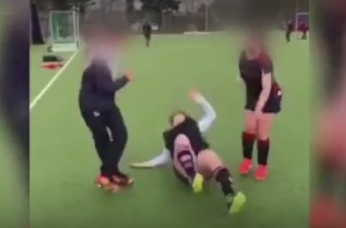 Təhlükəli “TikTok-çellenc”i təkrarladı, onurğasını zədələdi – VİDEO