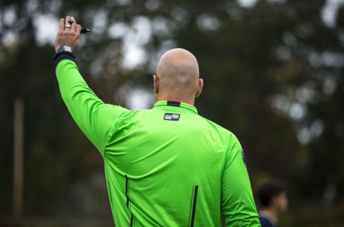 AFFA hakimi döyən məşqçini cəzalandırdı