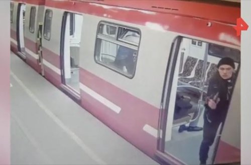 Rusiyada metroda silahlı qarşıdurma - VİDEO