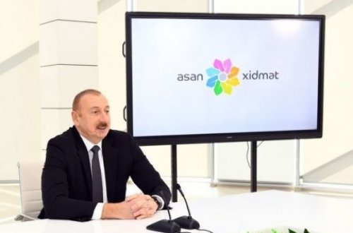 Prezident onun üçün xüsusi kreslo qoyulmasına irad bildirdi: “Adi stul yoxdur?” - VİDEO