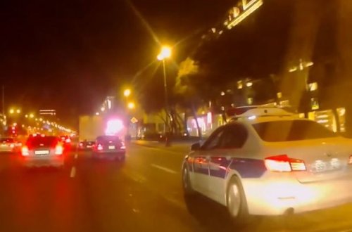 Yol polisi Bakıda qaydaları belə pozur — VİDEO