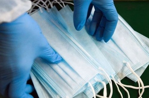 Facebook запретит рекламу медицинских масок