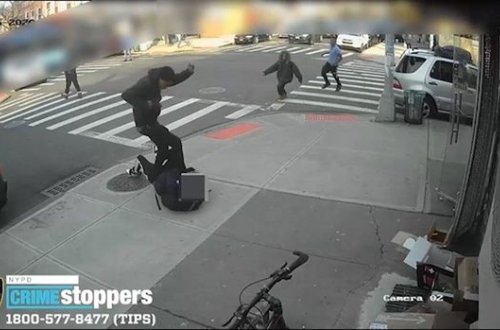 В США группа подростков жестоко избила девочку – ВИДЕО