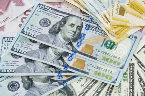 MANATINIZI DOLLARA ÇEVİRİN – Tanınmış iqtisadçıdan məsləhətlər