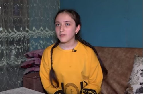 Ana xəstə qızına 