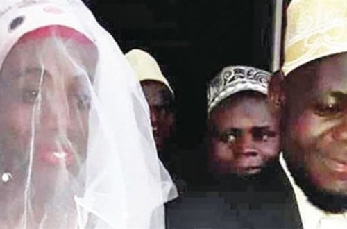 Uqandalı varlı imamla evlənmək üçün qadın qılığına girdi