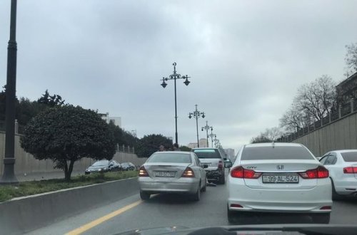 Bakıda zəncirvari qəza: Tıxac yarandı