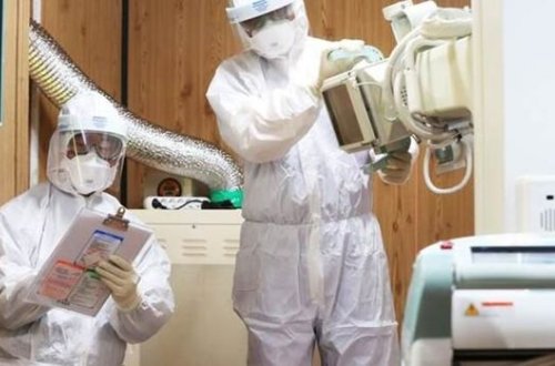 Koronovirusa yoluxanların xəstəxanadan gizli çəkilmiş videosu yayıldı