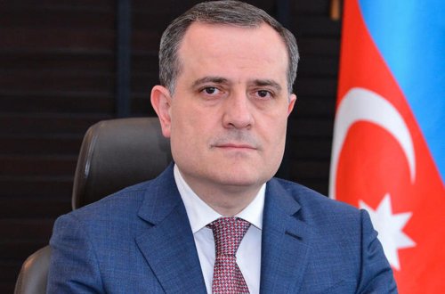 Müəllimlərin əməkhaqqısı ilə bağlı nazirdən AÇIQLAMA