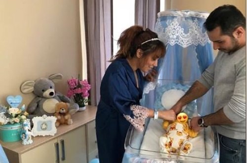 Bu da yenicə ana olan azərbaycanlı müğənninin oğlu - FOTOLAR