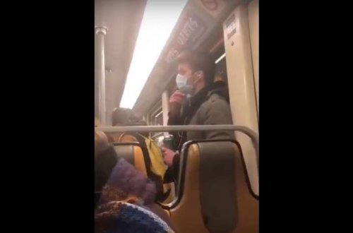 Metroda iyrənc hərəkət: Virus başqalarına da keçsin deyə görün nə etdi - VİDEO GÖRÜNTÜ