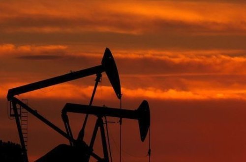 Нефть подешевела на 4% после запрета на въезд в США для европейцев