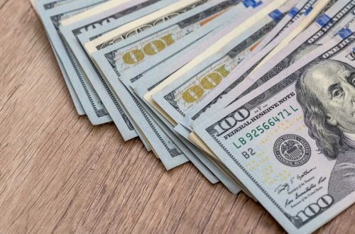 На валютном аукционе вырос спрос на доллар