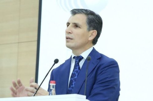 Zahid Oruc parlamentin əvvəlki fəaliyyətini tənqid etdi