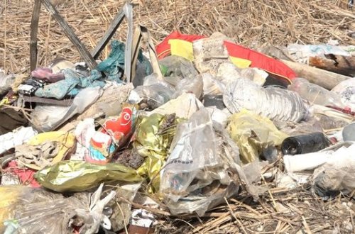 Ən yaxın zibil qutusu iki kilometr uzaqdadır - VİDEO