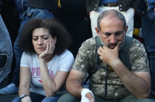 Koronavirusa yoluxan Paşinyan və arvadı Azərbaycan torpaqlarına keçdi