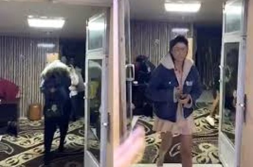 Bakıda masaj salonunda biabırçılıq - qızları maşına mindirib apardılar - VİDEO