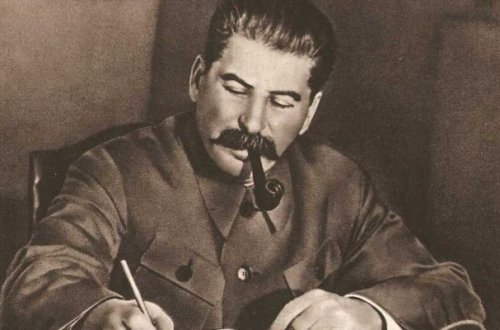 Stalinin ölümündən sonra bir neçə trubkası və on şalvarı qalıb, o, beləmi kasıb olub?