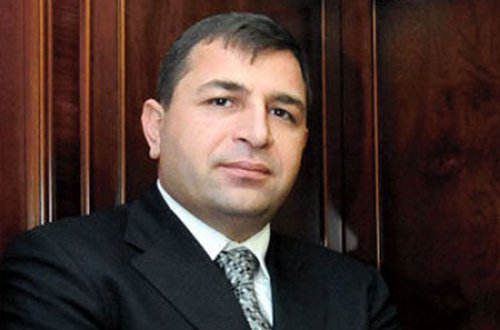 Mübariz Mənsimovun üzünə duran şəxsləri siz də tanıyın - 'PALMALİ'dən OĞURLUĞA GÖRƏ QOVULUBLARMIŞ