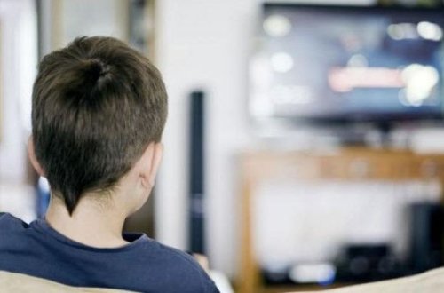 В Азербайджане приостанавливается трансляция видеоуроков