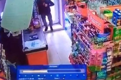 Bakıda oğurluq anbaan kameraya düşdü - VİDEO