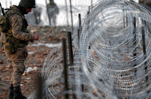 Dominikan sərhədlərini bağladı