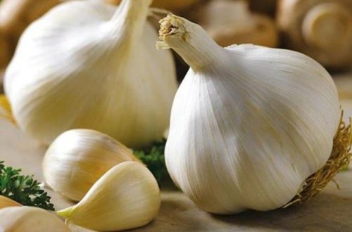 Koronavirus fürsətçilərinin sarımsaq böhranı - VİDEO