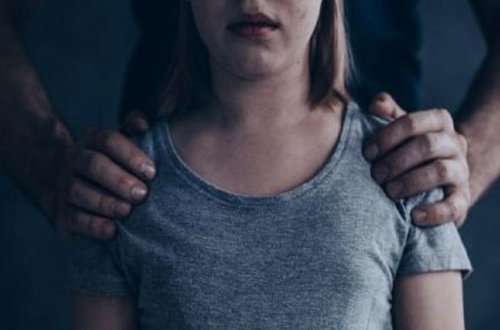 В России 50-летний отец насиловал несовершеннолетнюю дочь несколько месяцев