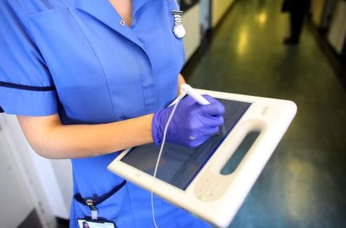 Koronavirusdan təkcə yaşlılar ölmür - 18 yaşlı gənc də bu xəstəliyin qurbanı oldu