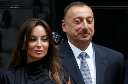 İlham Əliyev və Mehriban Əliyeva Hövsan yaşayış kompleksinin açılışında - FOTO