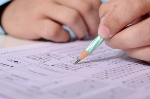 В Азербайджане отложен прием документов в высшие и средние специальные учебные заведения