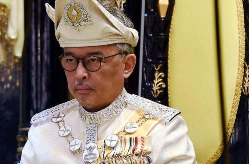 Король и королева Малайзии ушли на карантин