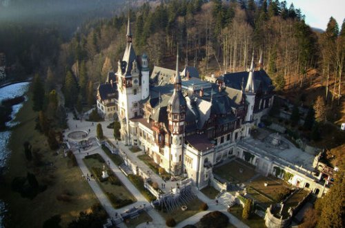 Karantində qalmaq üçün kral qəsri təklif olundu - FOTO