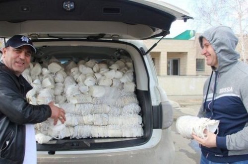 Азербайджанец раздал медицинские маски россиянам - ФОТО/ВИДЕО