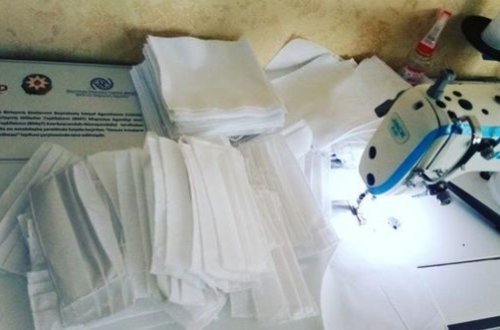 Портниха из Хачмаза бесплатно шьет медмаски для местных жителей - ФОТО