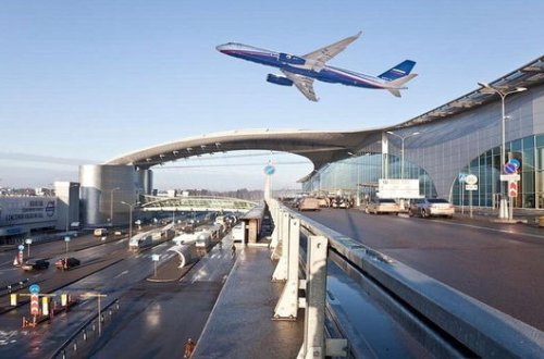 Rusiyada sərnişin təyyarəsi təcili enişə hazırlaşır