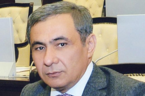 Millət vəkili: “Ailənizin sağlamlığı naminə evdə qalın”