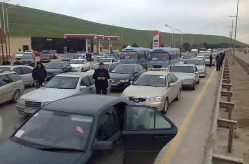 Karantin rejimini pozan 12 nəfər həbs olundu - RƏSMİ