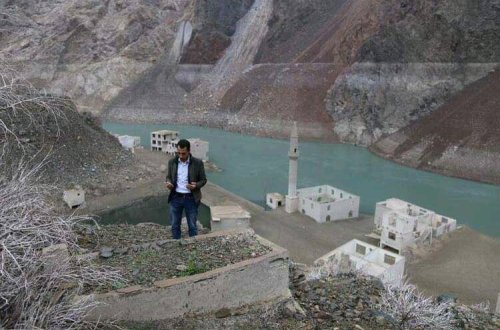 Gölün suya çəkildi — ortaya çıxan mənzərə görənləri heyrətə saldı -FOTOLAR