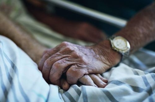 51 il birgə yaşamış cütlük altı dəqiqə fərqi ilə dünyasını dəyişdi