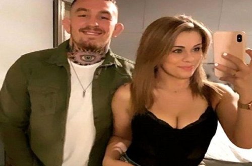 Boksçu çılpaq yemək bişirdi, görüntüləri sosial şəbəkədə yaydı - FOTO