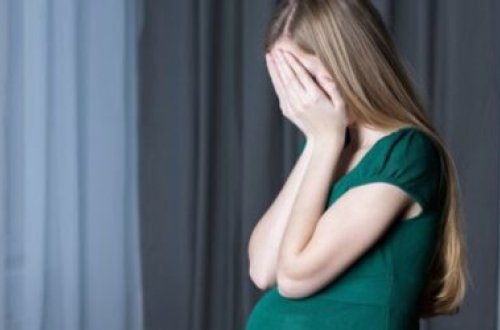 59 yaşlı müəllimindən hamilə qalan məktəbli ilə bağlı RƏSMİ AÇIQLAMA