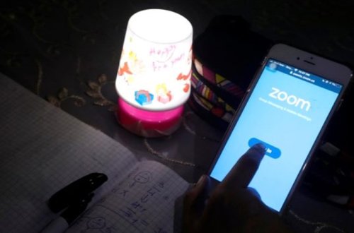 Onlayn dərs zamanı ekrana porno çıxdı, nazirlik dərsləri dayandırdı