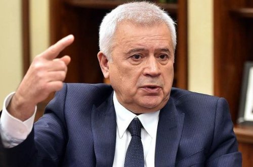 “Vahid Ələkbərovun cins şalvarı cırıq olduğu üçün toyda qalxıb oynamadı” - Azərbaycanlı milyarder haqda bilmədikləriniz