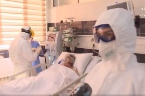 Azərbaycanda koronavirus xəstələrini müalicə edən həkim: “Bir aydır övladımı görmürəm” - VİDEO